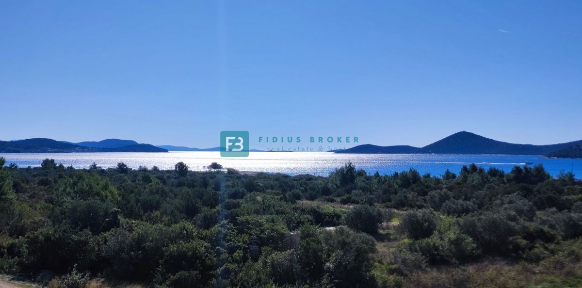 TRIBUNJ, novo, 1. nadstropje, 400 m do plaže, pogled na morje