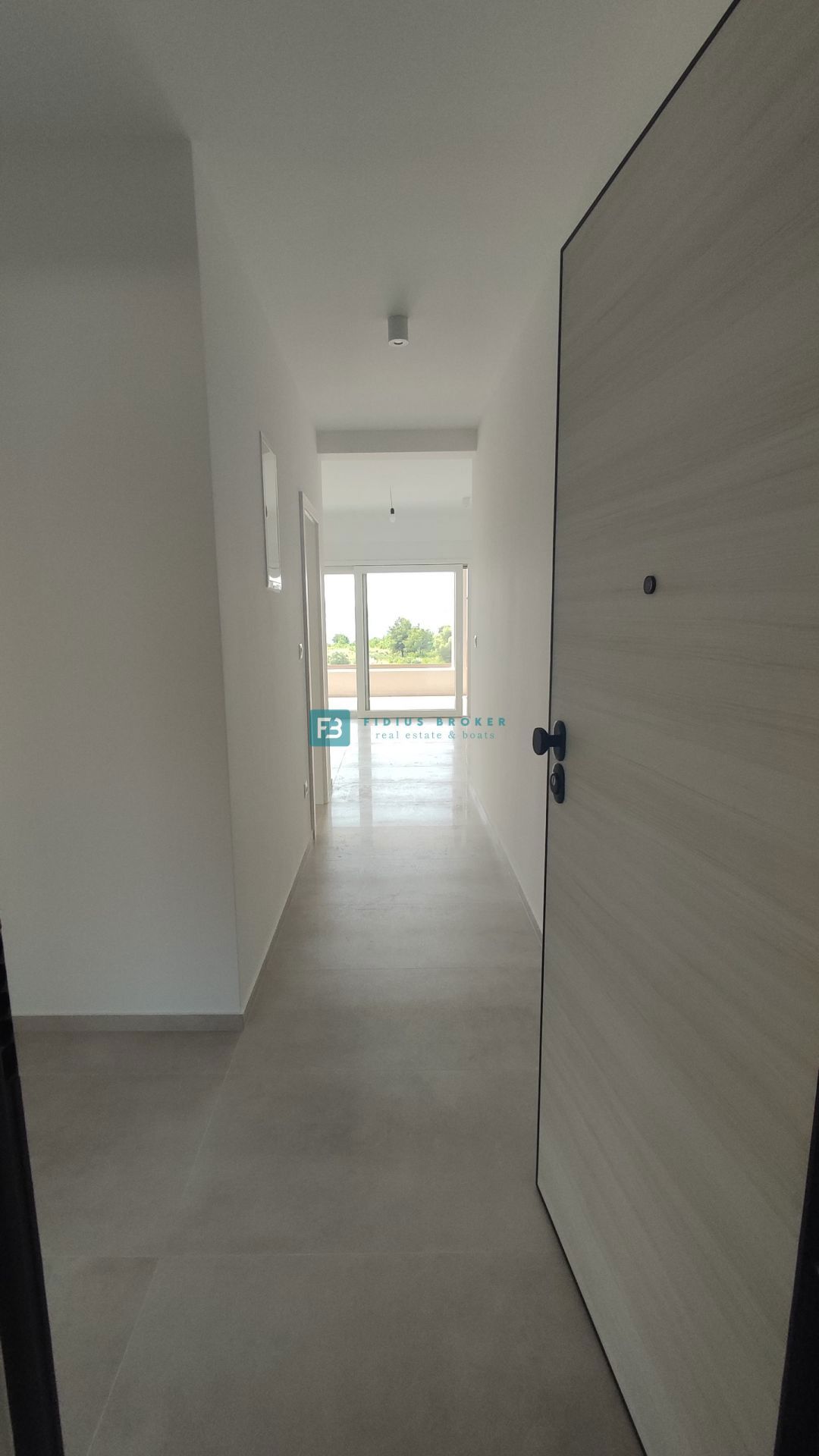 VODICE, novogradnja, 300 m od plaže, pogled na morje, 3 ss