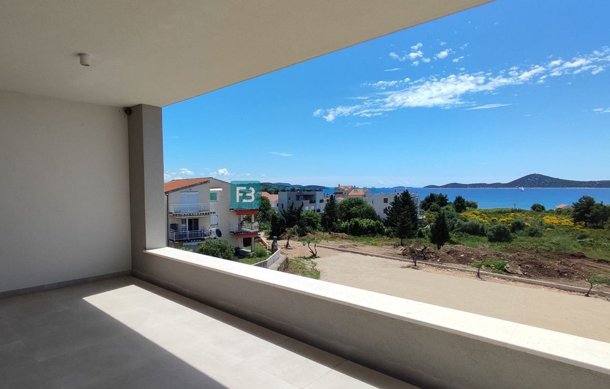 VODICE, novogradnja, 300 m od plaže, pogled na morje, 3 ss