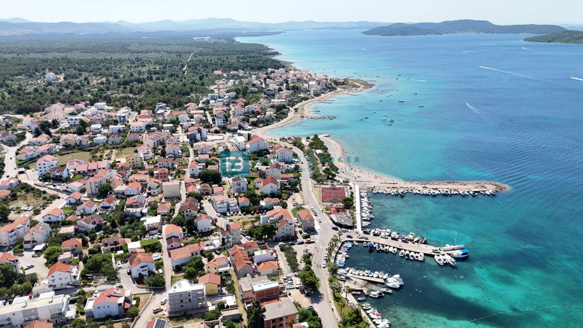 SRIMA, novogradnja, 250 m od plaže, 2. nadstropje, 3 spalnice