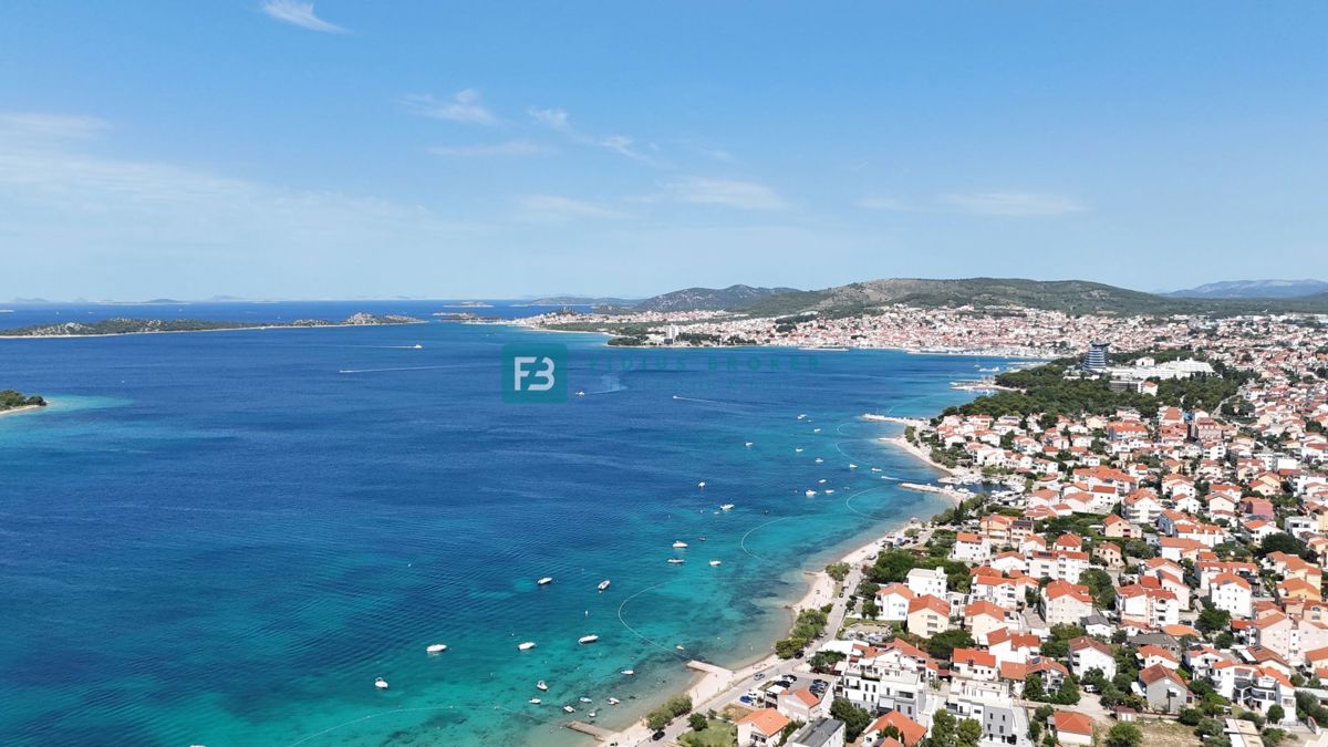 SRIMA, novogradnja, 250 m od plaže, 2. nadstropje, 3 spalnice
