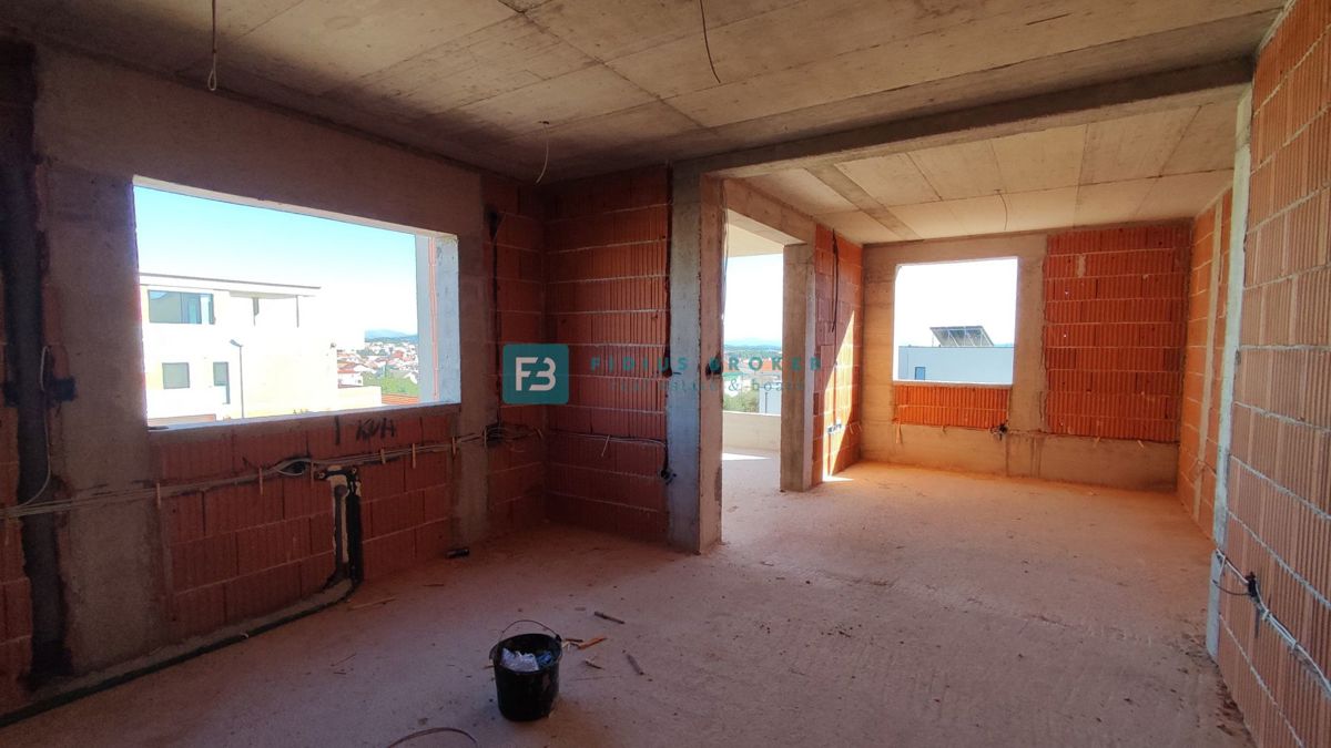 VODICE, novogradnja, 1. nadstropje, 2 spalnici, terasa, shramba