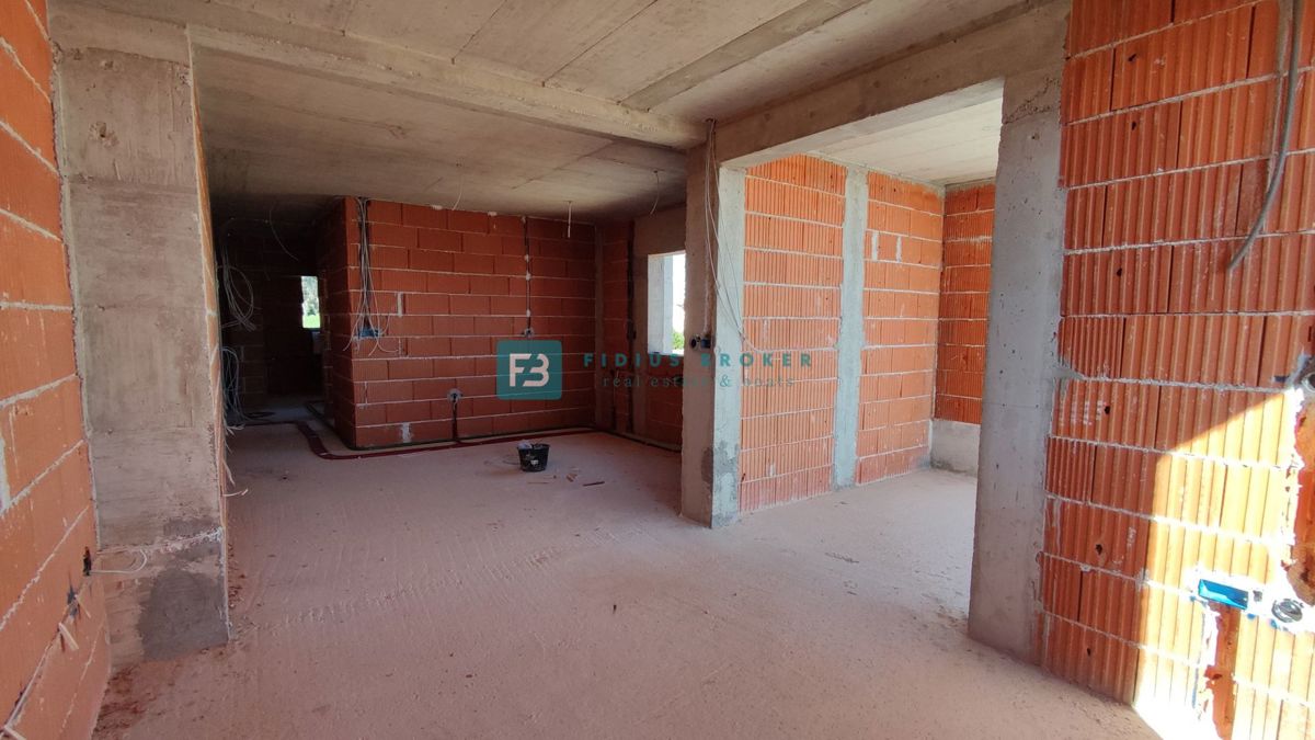 VODICE, novogradnja, 1. nadstropje, 2 spalnici, terasa, shramba