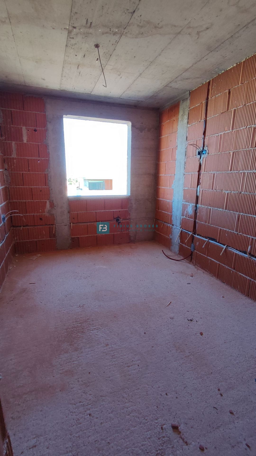 VODICE, novogradnja, 1. nadstropje, 2 spalnici, terasa, shramba