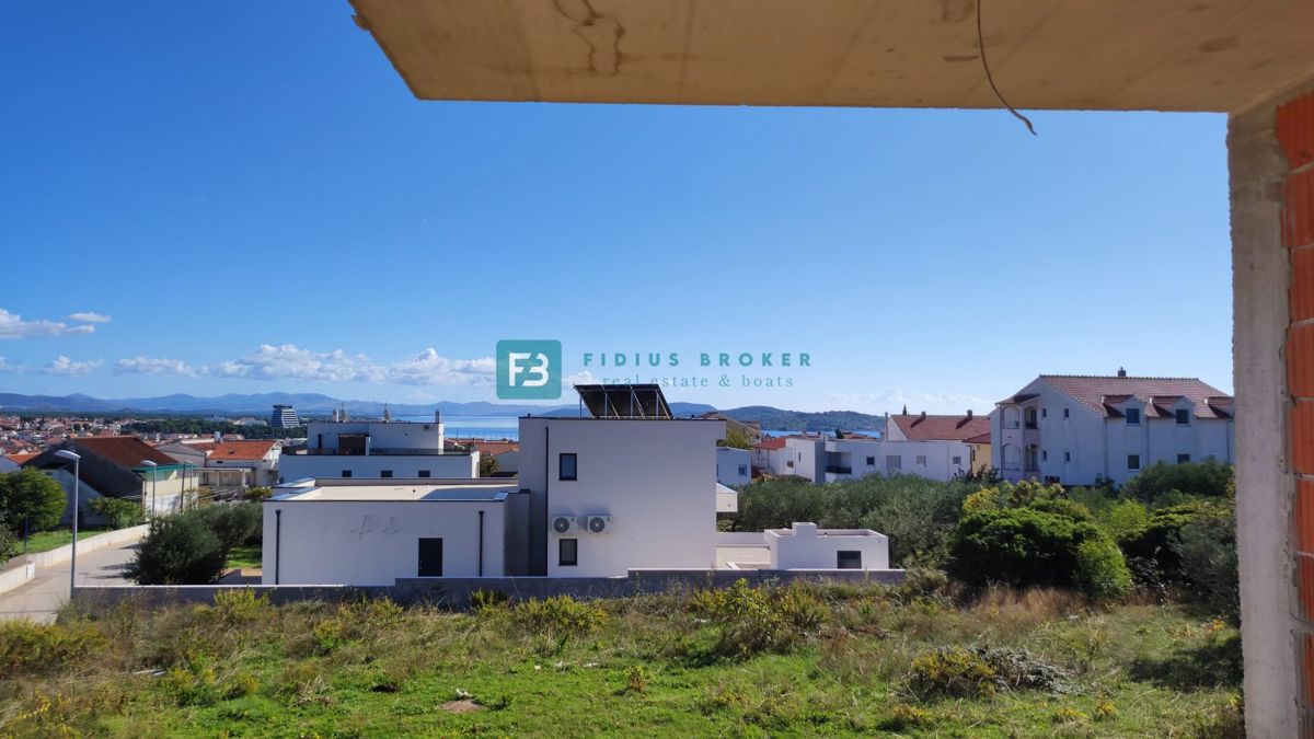 VODICE, novogradnja, 1. nadstropje, 2 spalnici, terasa, shramba