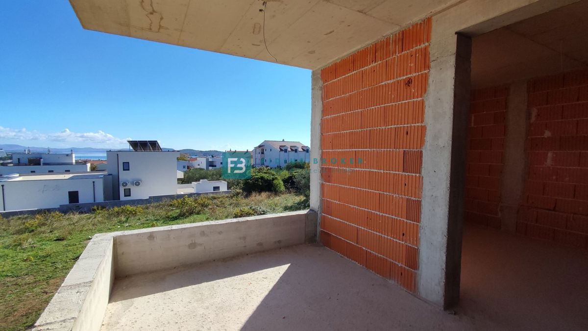 VODICE, novogradnja, 1. nadstropje, 2 spalnici, terasa, shramba