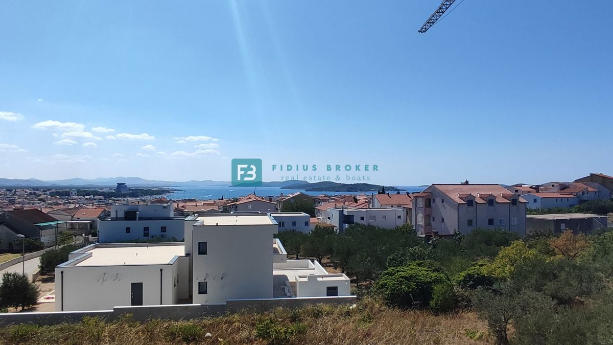 VODICE, novogradnja, 2. nadstropje, pogled na morje, terasa, shramba