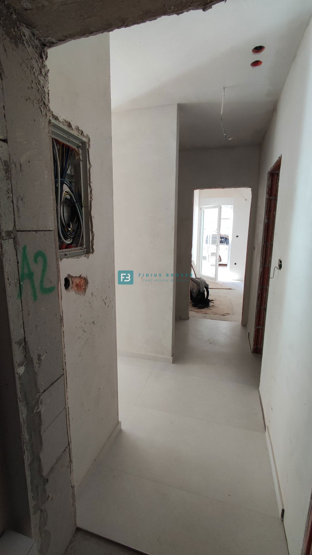 VODICE, novogradnja, pritličje, vrt 30 m2, 650 m do plaže