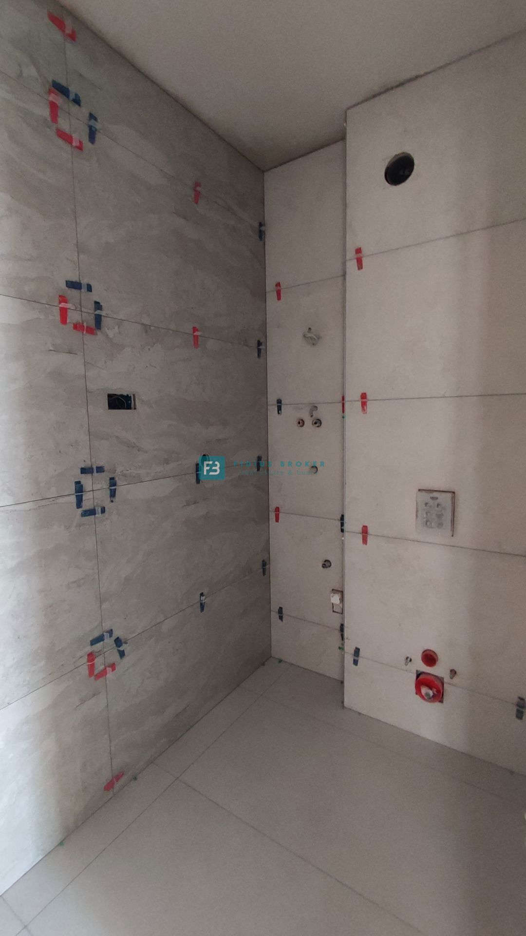 VODICE, novogradnja, pritličje, vrt 30 m2, 650 m do plaže