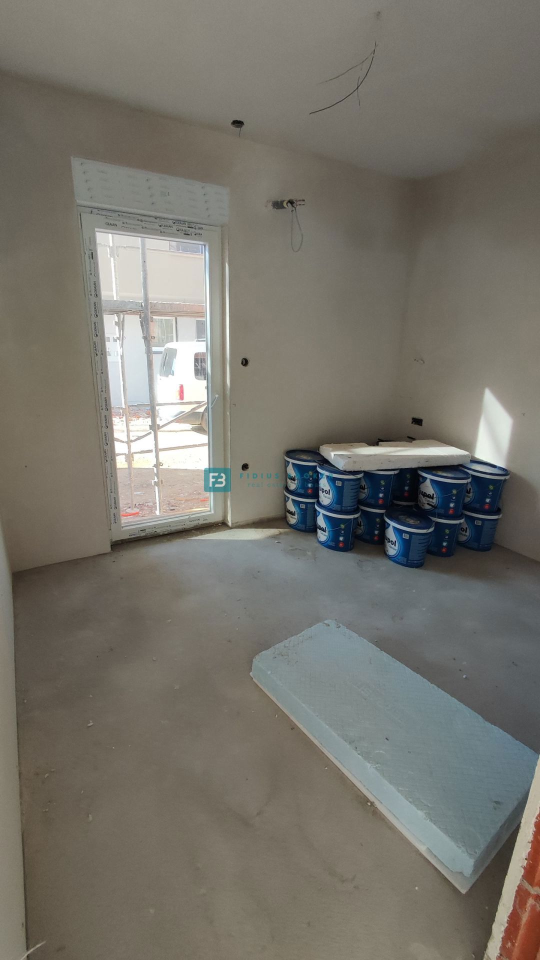 VODICE, novogradnja, pritličje, vrt 30 m2, 650 m do plaže