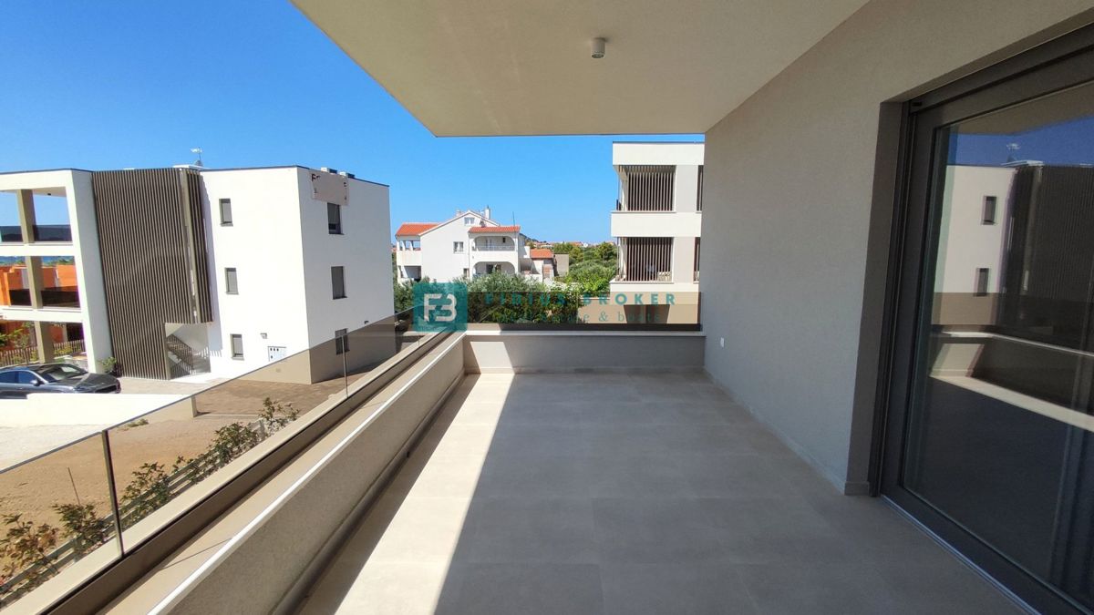 VODICE, novogradnja, 300 m od plaže, pogled na morje, 3 ss