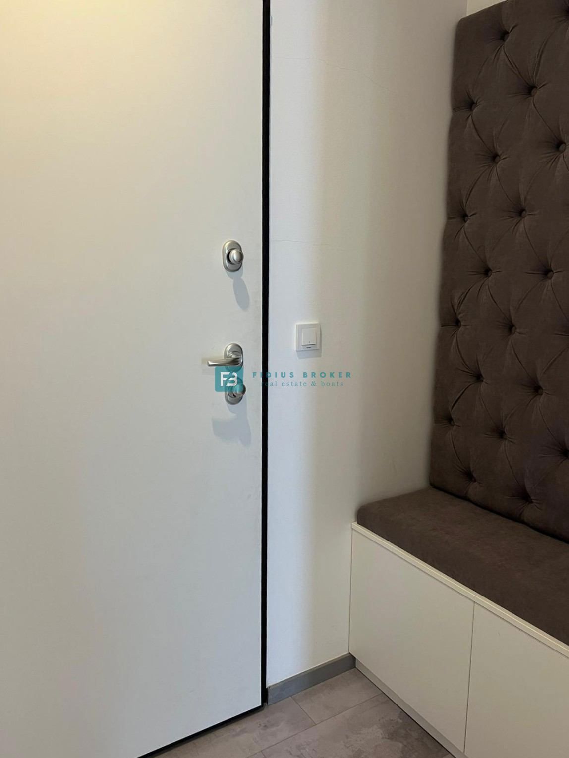 VODICE, novo, moderno stanovanje, 400 m od morja, vrt 144 m2