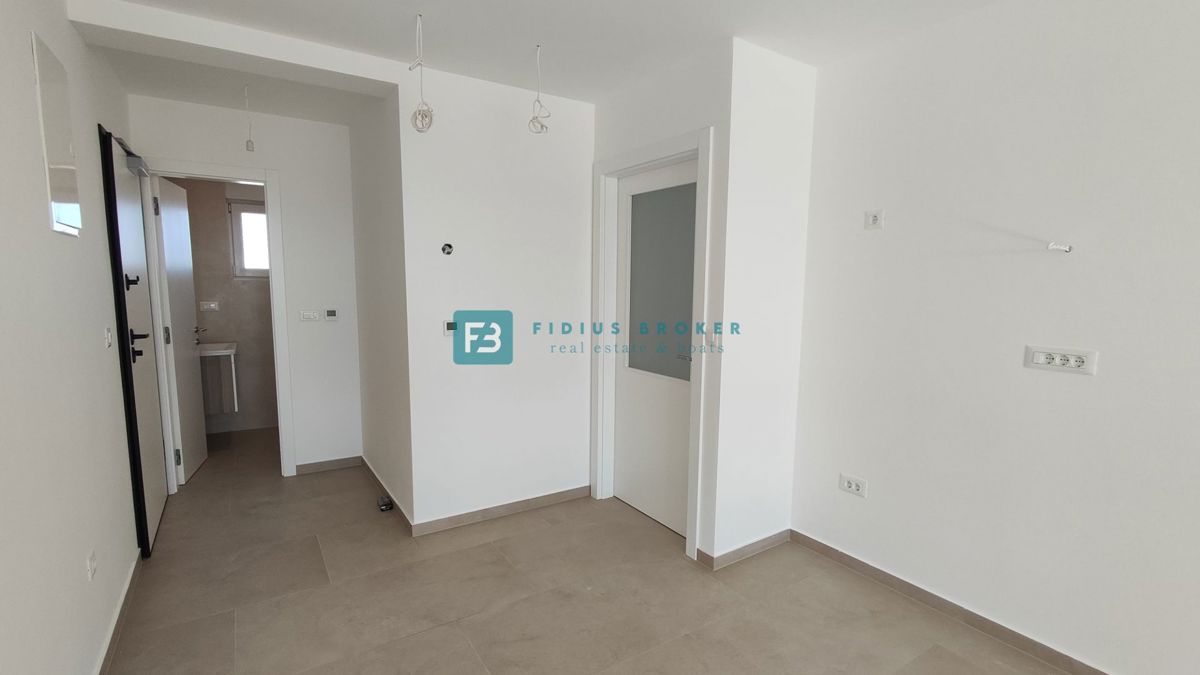 VODICE, novogradnja, 2. nad., pogled na morje, shramba, S6