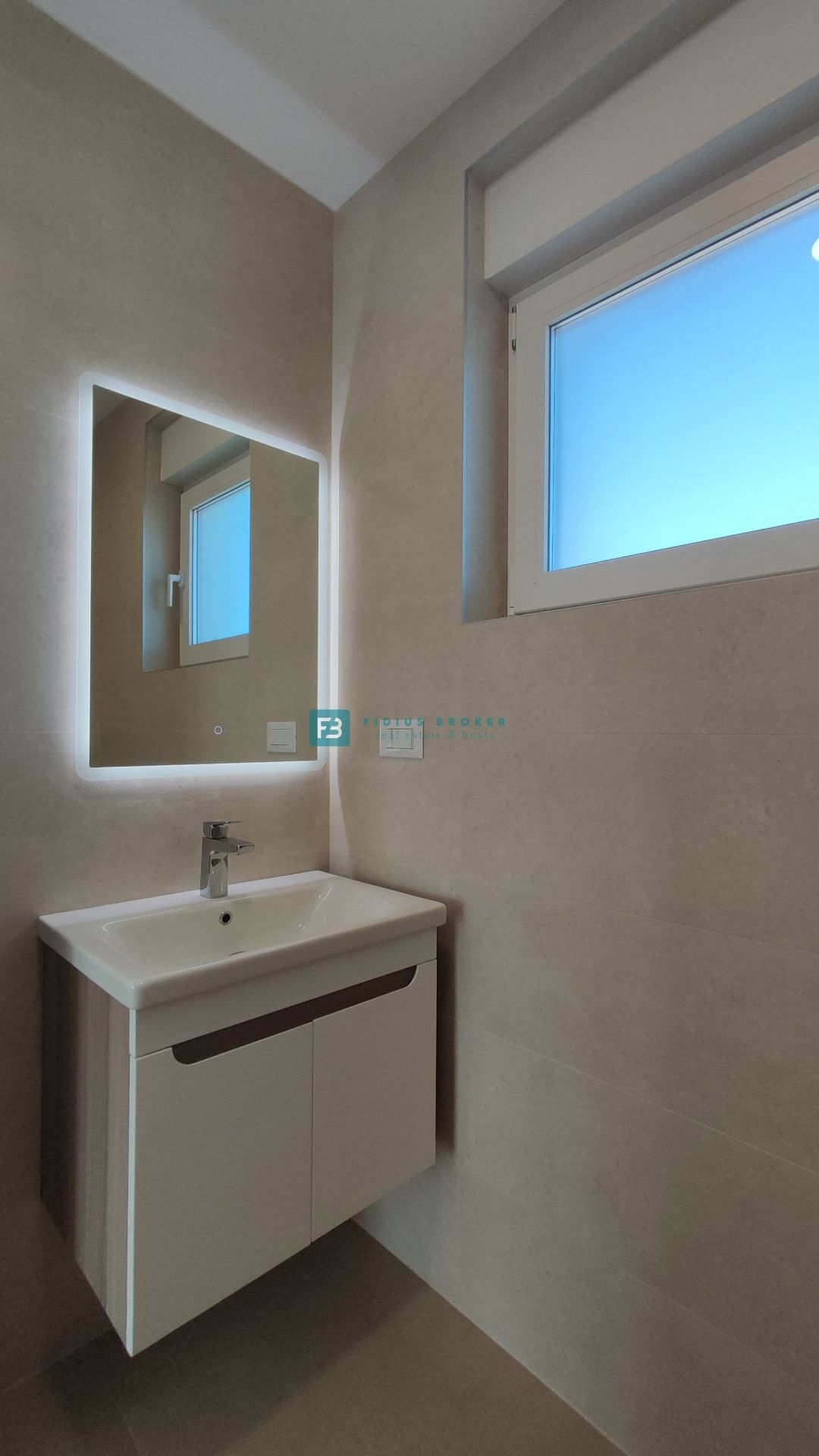 VODICE, novogradnja, 2. nad., pogled na morje, shramba, S6