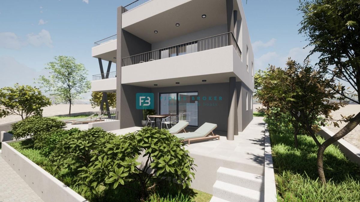 VODICE, novogradnja, pritličje, vrt 60 m2, 2 spalnice