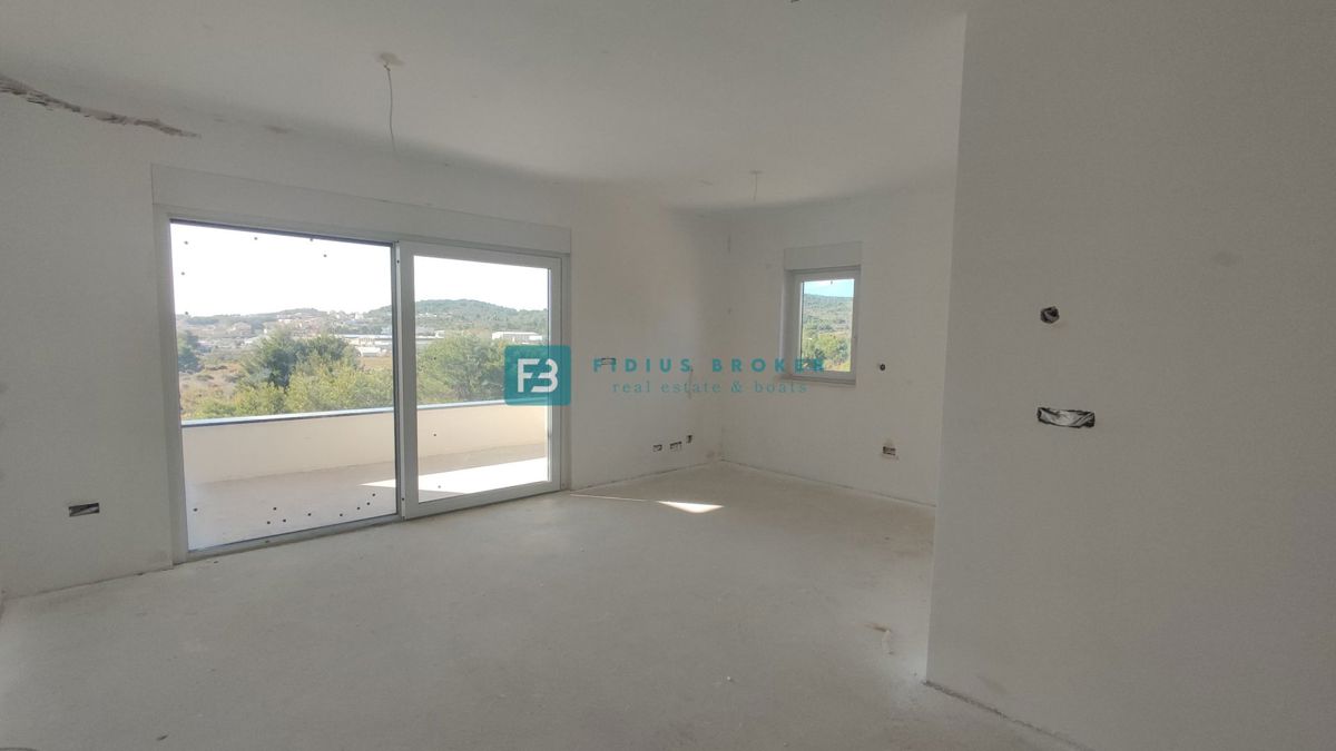 VODICE, novogradnja, dvoetažno stanovanje, pogled na morje, strešna terasa