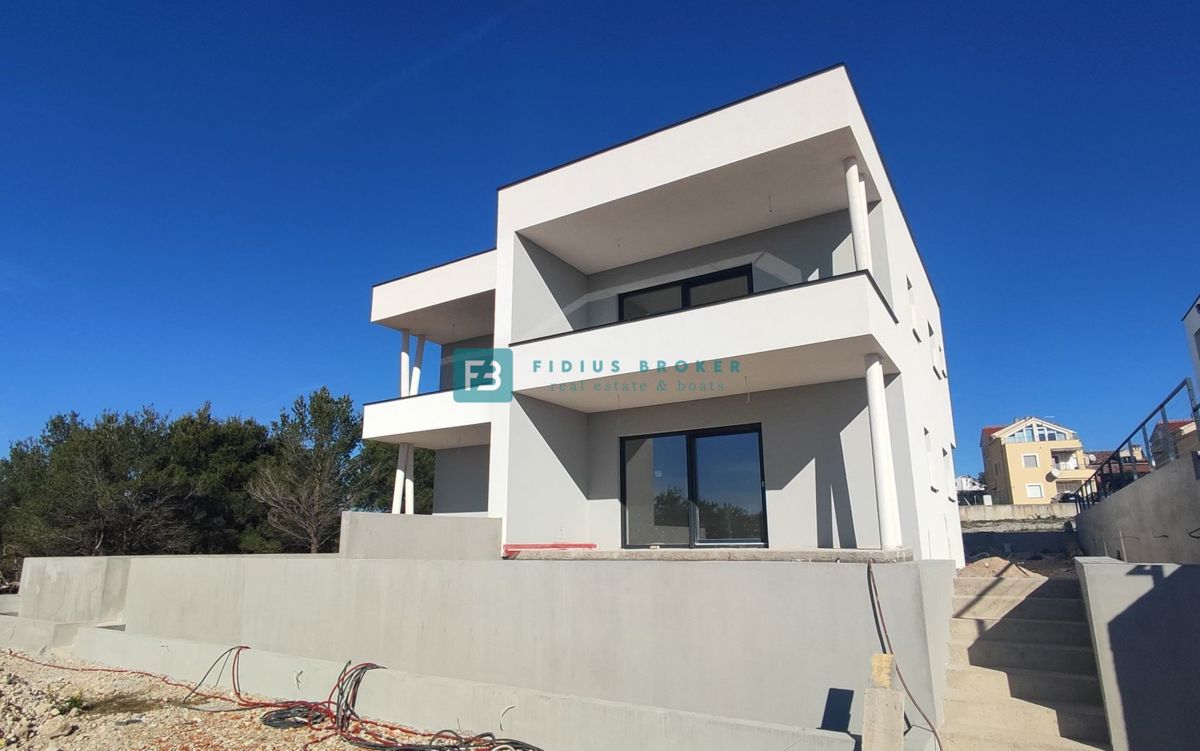 VODICE, novogradnja, dvoetažno stanovanje, pogled na morje, strešna terasa