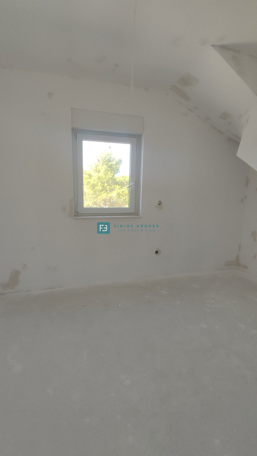 VODICE, novogradnja, dvoetažno stanovanje, pogled na morje, strešna terasa