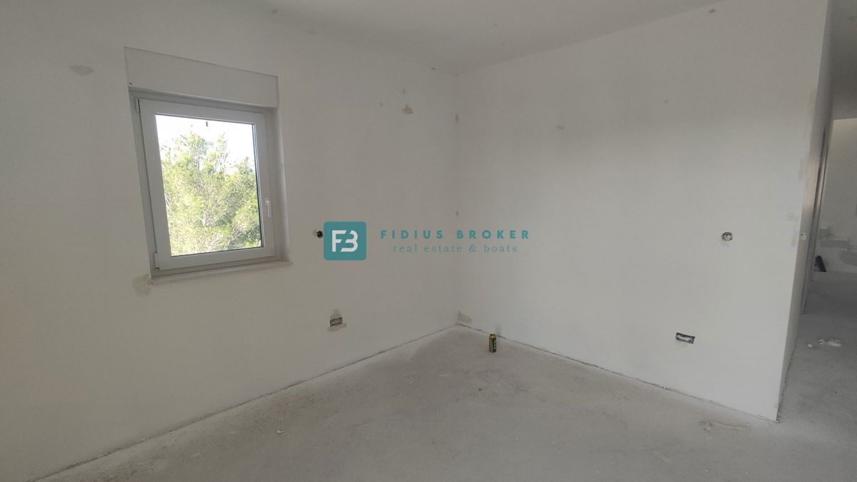 VODICE, novogradnja, dvoetažno stanovanje, pogled na morje, strešna terasa