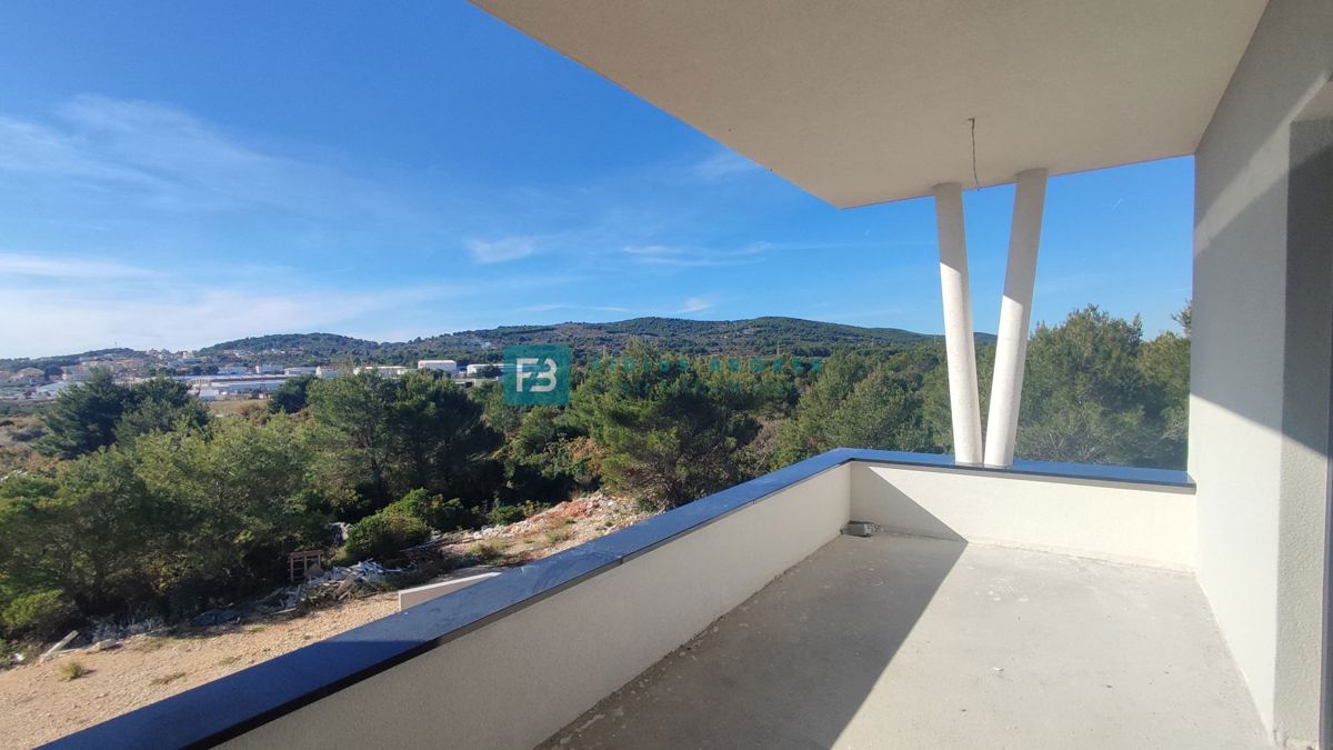 VODICE, novogradnja, dvoetažno stanovanje, pogled na morje, strešna terasa