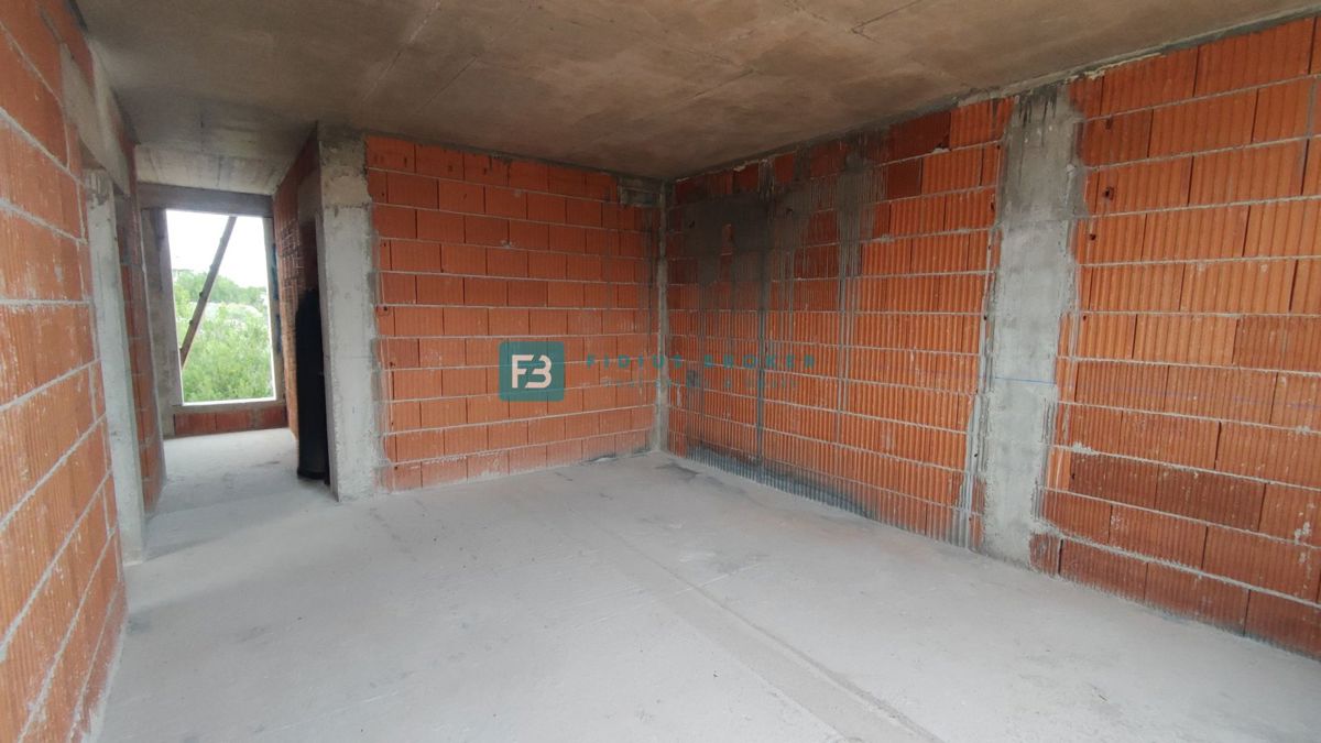 VODICE, novogradnja, 1. nadstropje, 2 spalnici, terasa, shramba