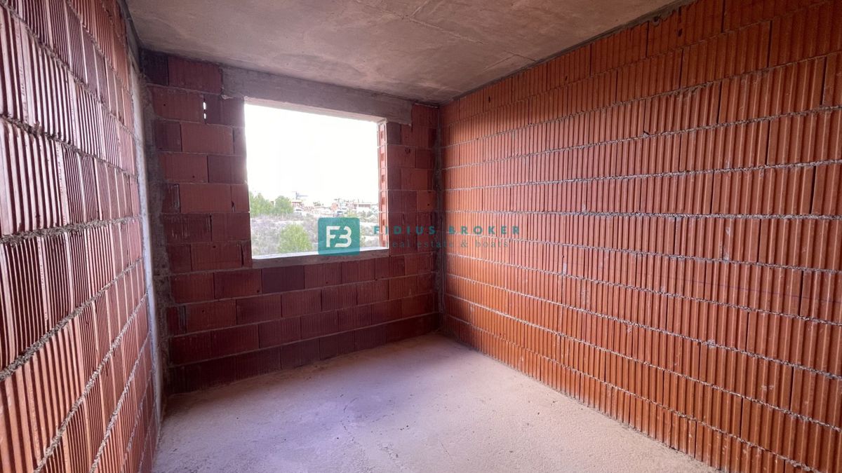 VODICE, novogradnja, 1. nadstropje, 2 spalnici, terasa, shramba