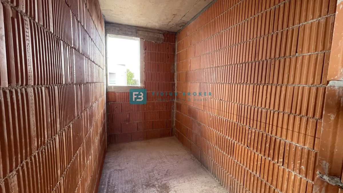 VODICE, novogradnja, 1. nadstropje, 2 spalnici, terasa, shramba