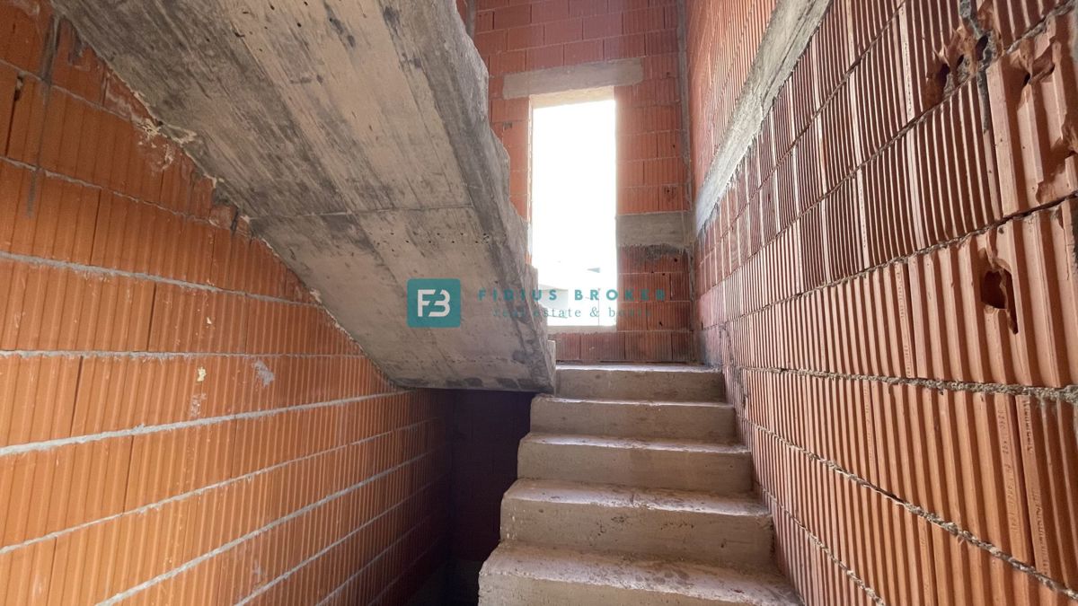 VODICE, novogradnja, 1. nadstropje, 2 spalnici, terasa, shramba