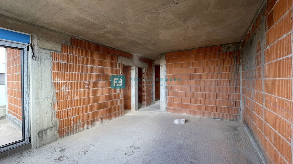 VODICE, novogradnja, 1. nadstropje, 2 spalnici, terasa, shramba