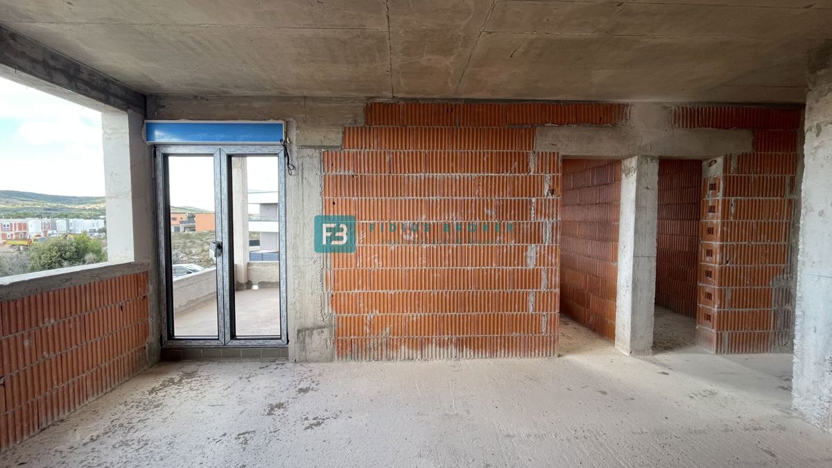 VODICE, novogradnja, 1. nadstropje, 2 spalnici, terasa, shramba