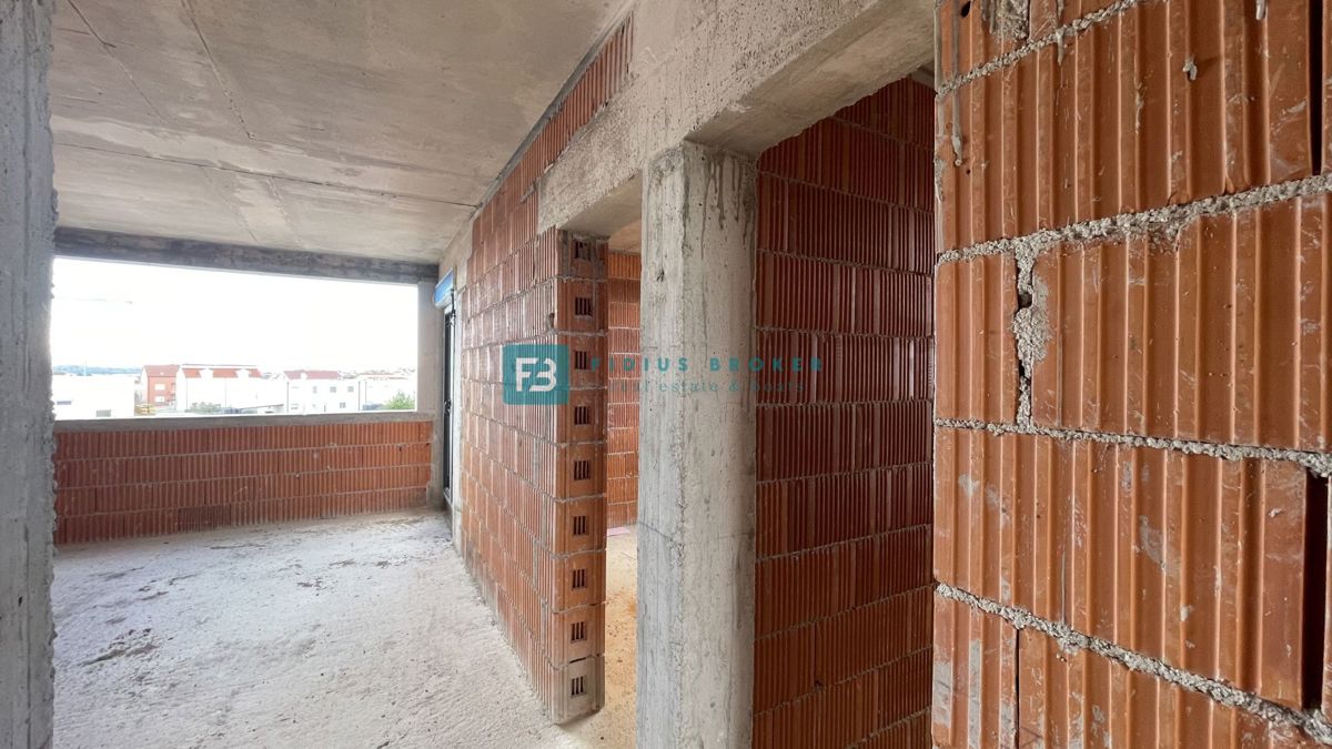 VODICE, novogradnja, 1. nadstropje, 2 spalnici, terasa, shramba