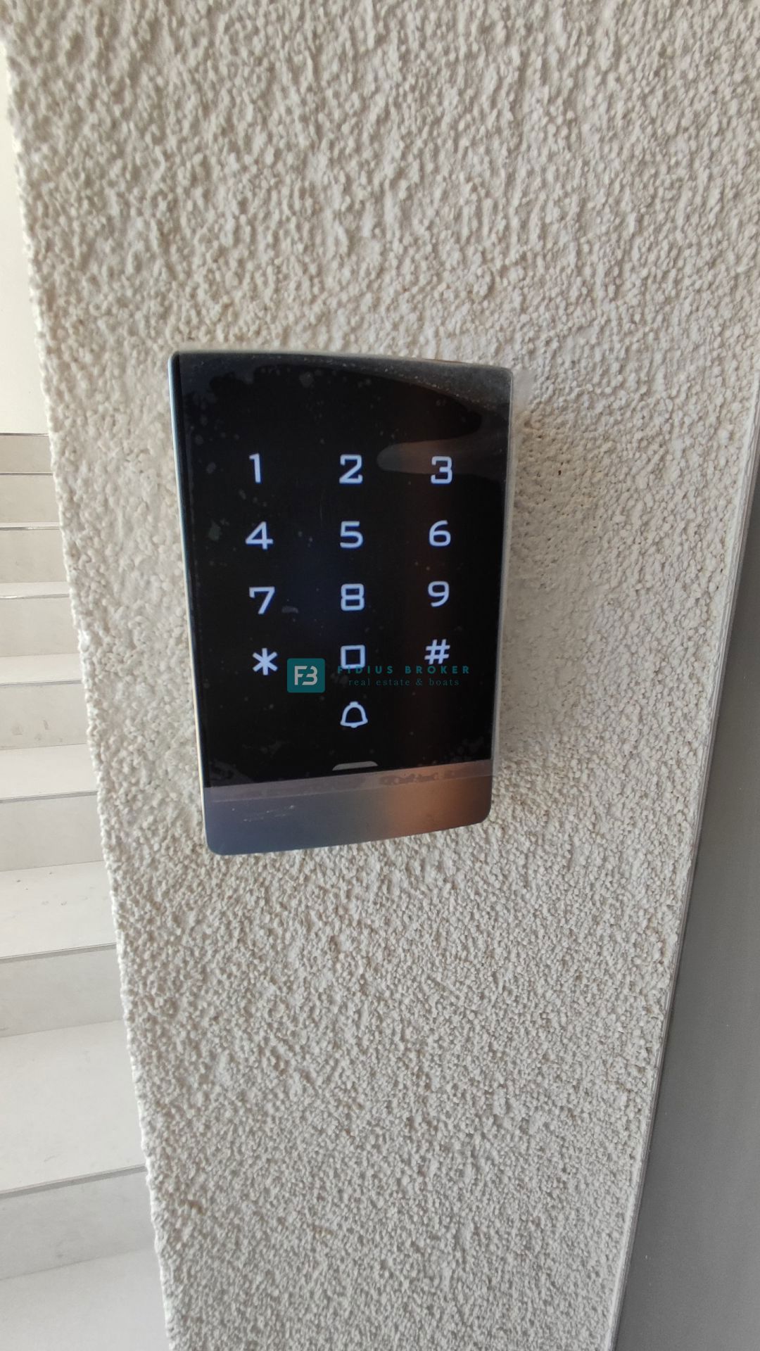 VODICE, novo, dokončano, 350 m od plaže, pogled na morje, 3 spalnice, shramba