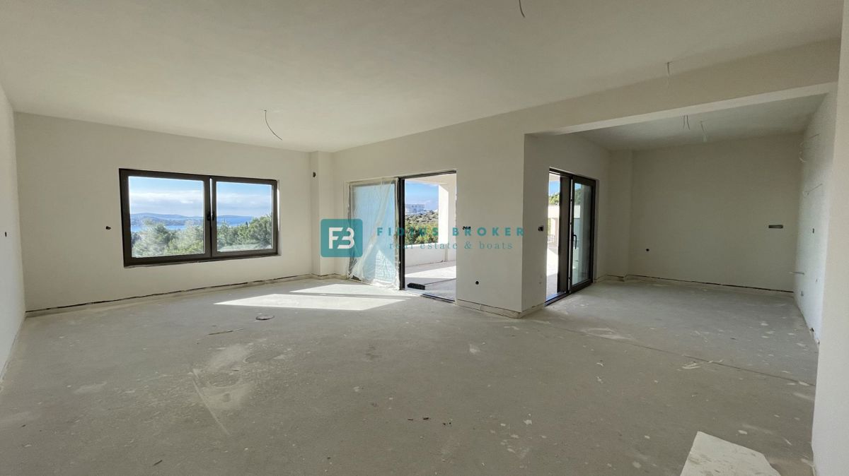 VODICE, novogradnja, 1. nadstropje, pogled na morje, 3 sobe, dvigalo, parkirišče, shramba