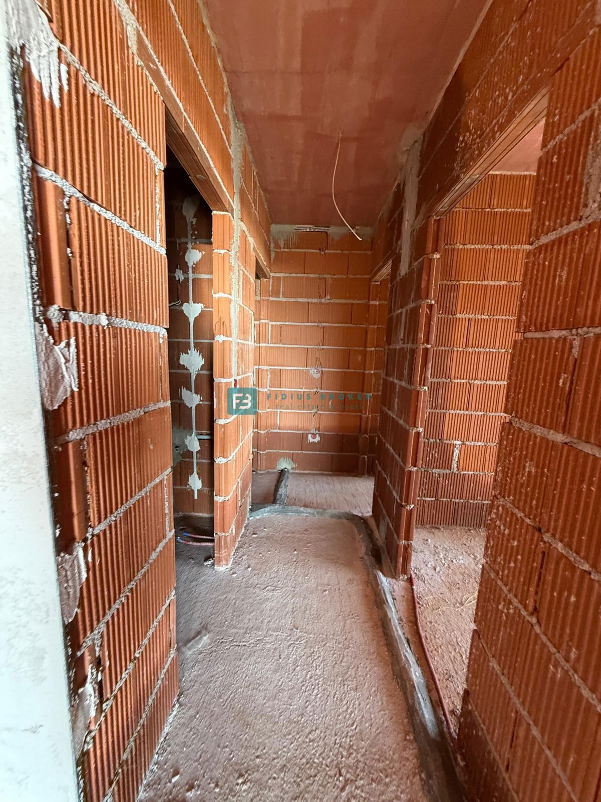 VODICE, novogradnja, 2. nadstropje, pogled na morje, 3 spalnice, 2 parkirni mesti