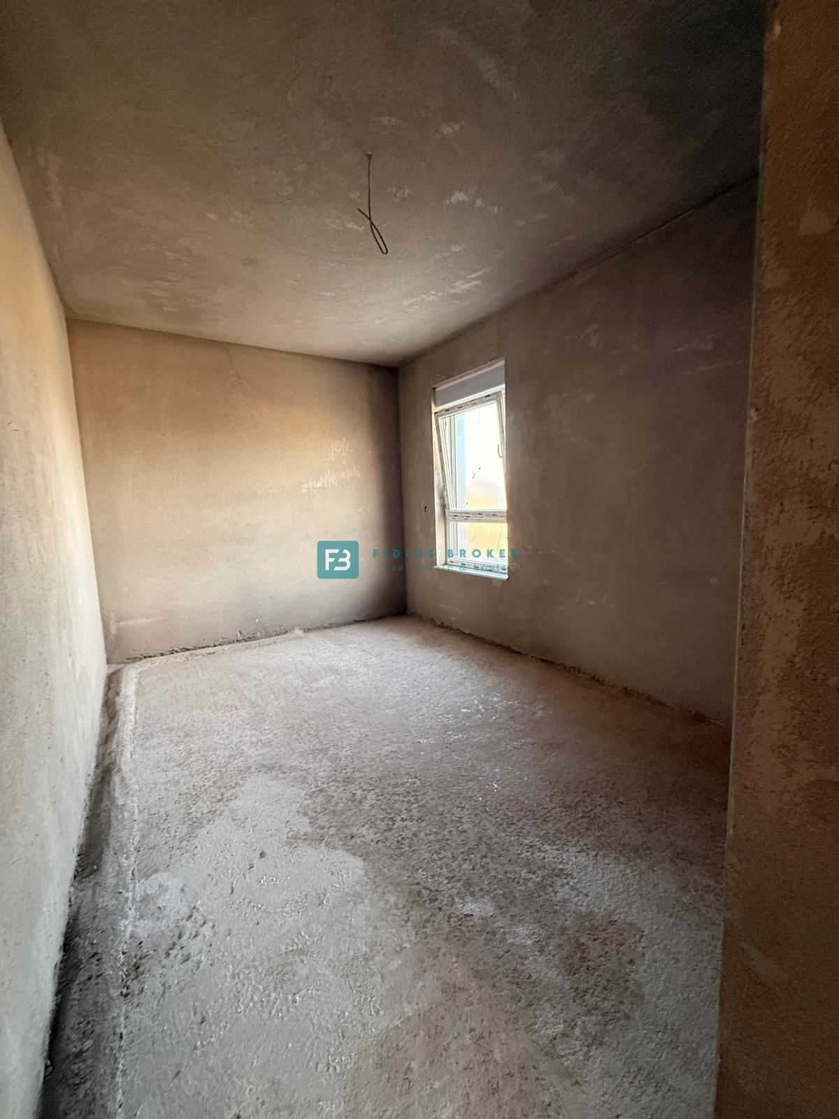 VODICE, novogradnja, 1. nadstropje, pogled na morje, 3 spalnice, 2 parkirni mesti