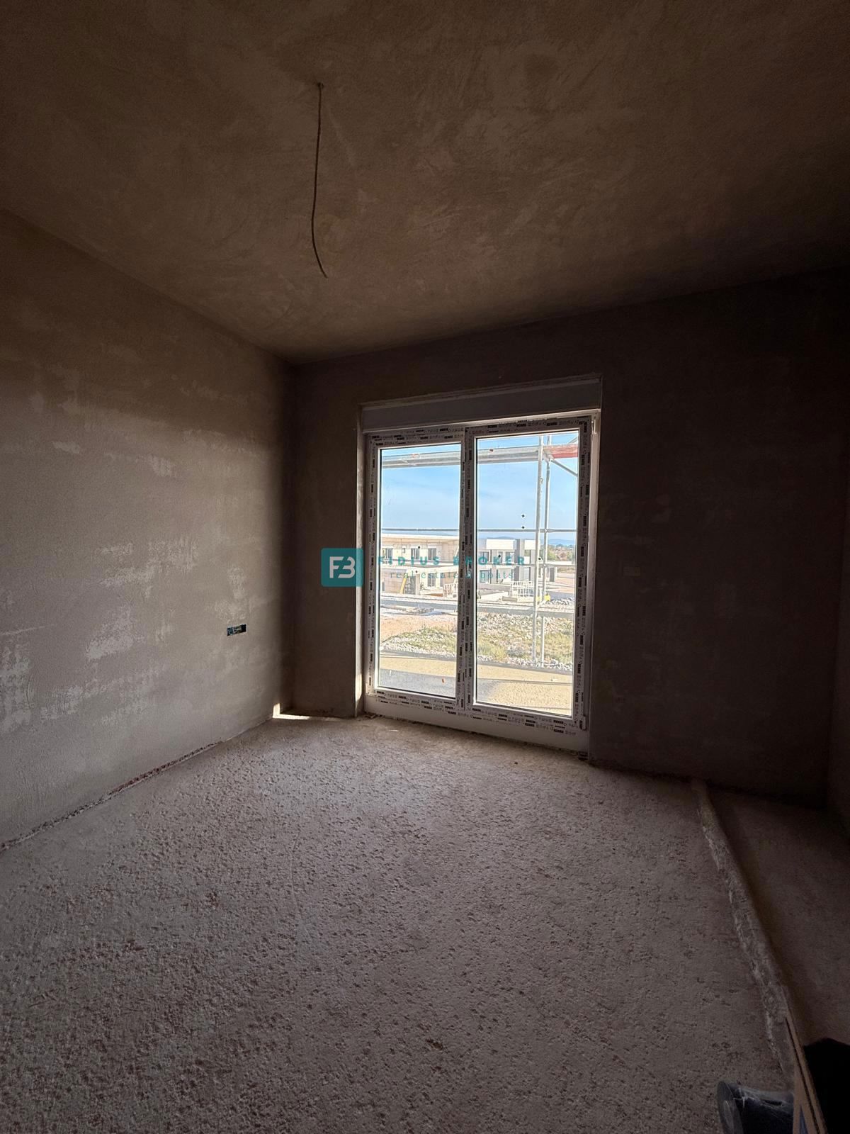 VODICE, novogradnja, 1. nadstropje, pogled na morje, 3 spalnice, 2 parkirni mesti