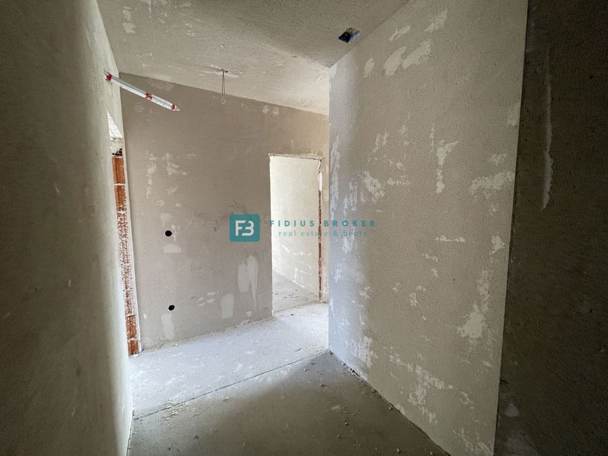 SRIMA, novogradnja, top lokacija, 300 m od morja, 3sob