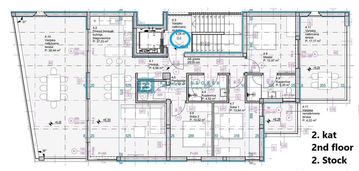 VODICE, penthouse s pogledom na mesto in morje, dvigalo, 2 parkirni mesti