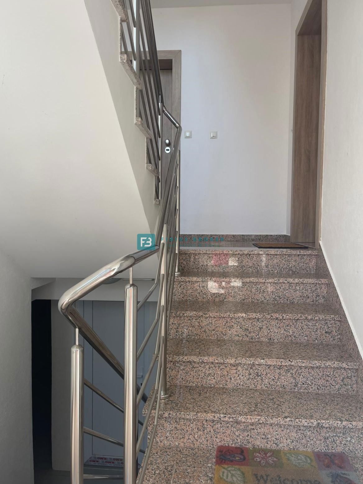 VODICE, opremljeno stanovanje, 2 spalnici, shramba, mirna lokacija