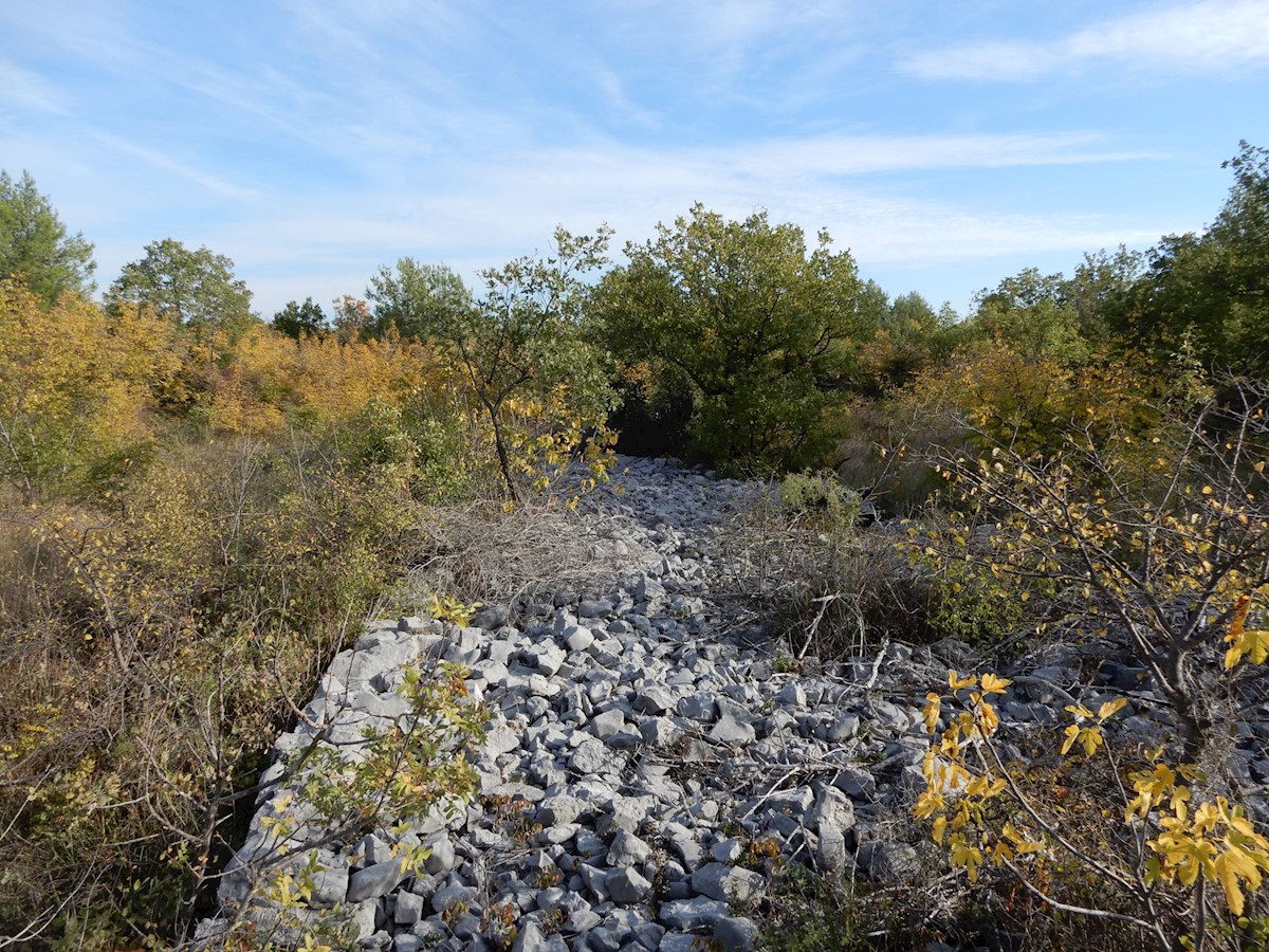 Zemljišče Vodice, 5.588m2