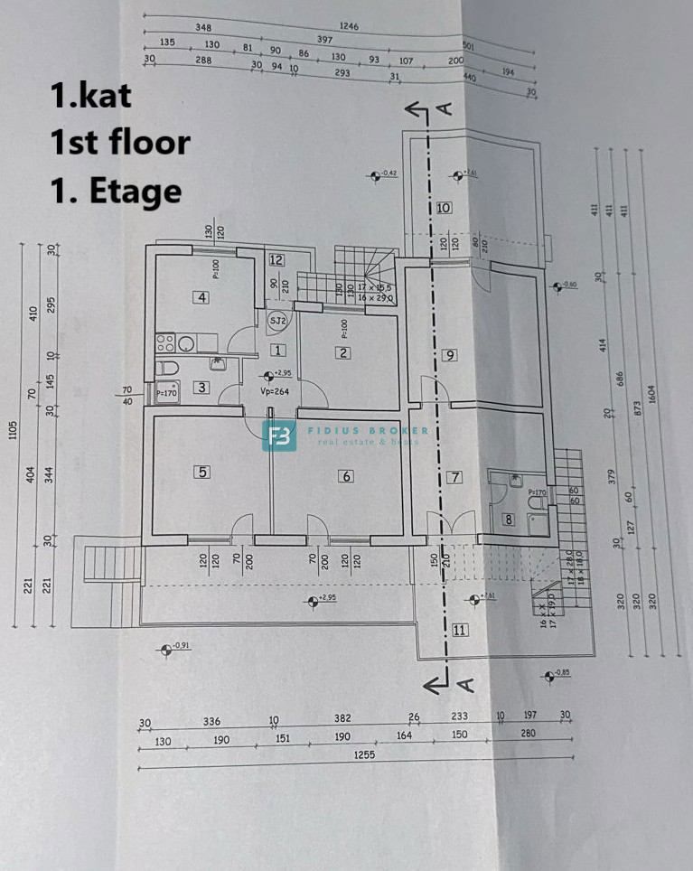 VODICE, top lokacija, samostojna hiša, 350 m od plaže, 4 apartmaji, vrt