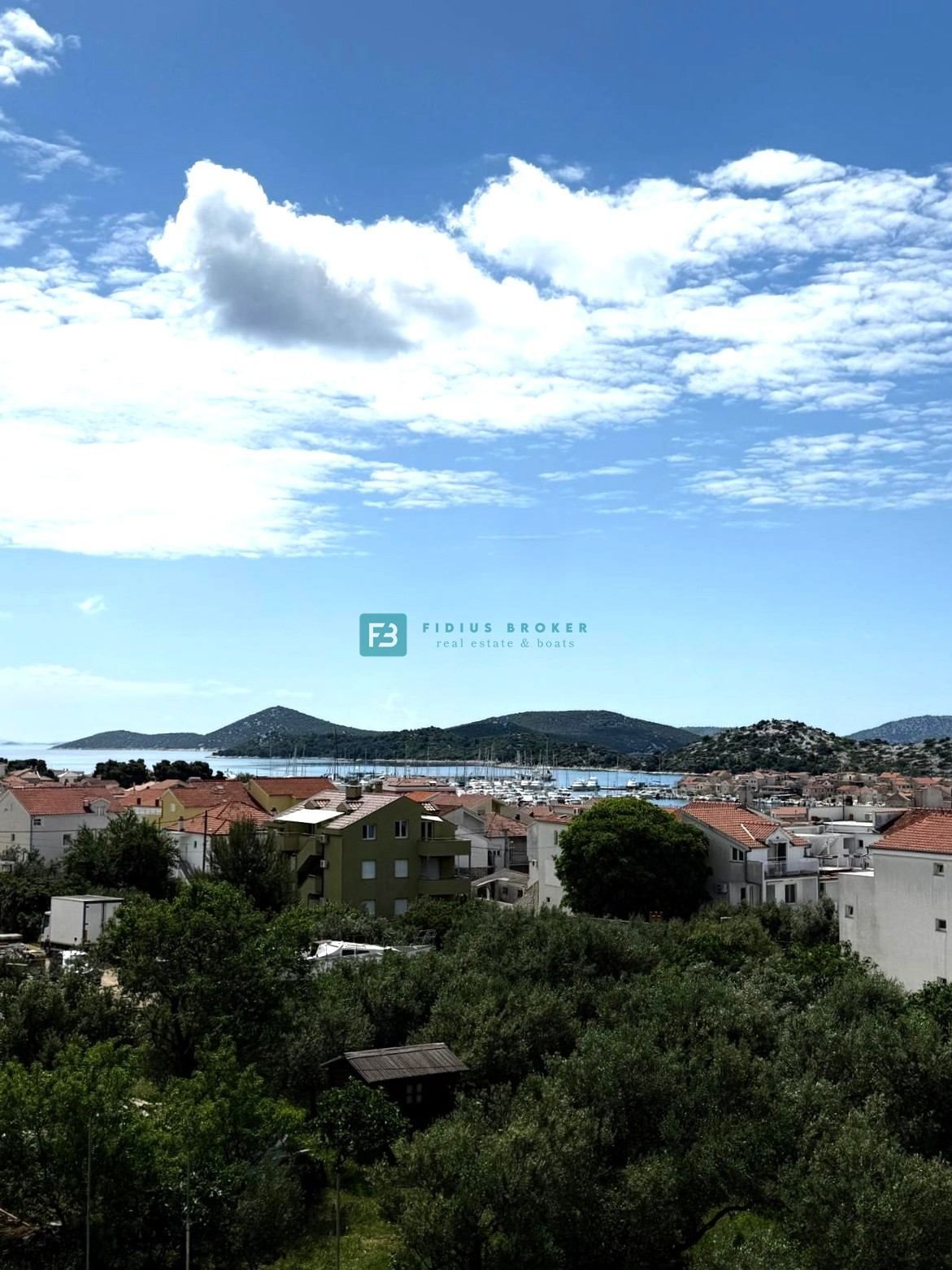 TRIBUNJ, nova, dvojček, panoramski pogled na morje, bazen