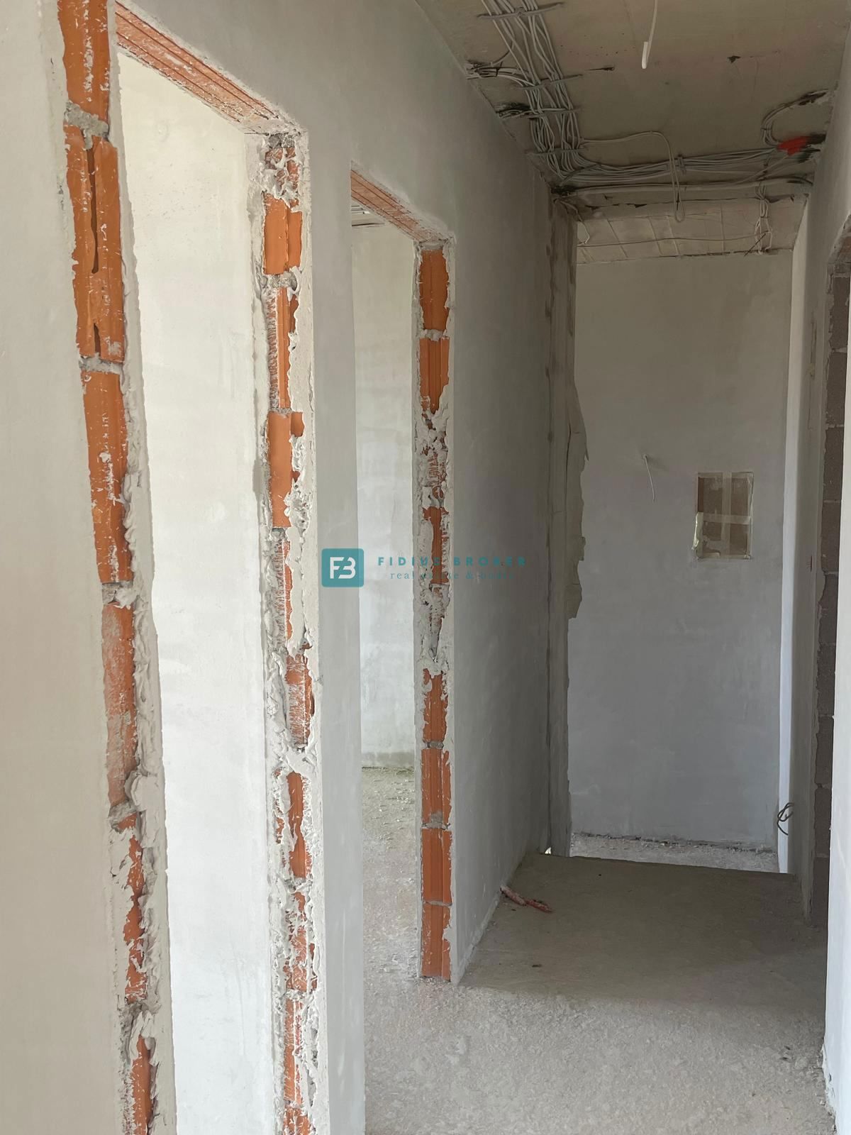 VODICE, nova luksuzna vila z bazenom, pogled na morje in mesto, garaža