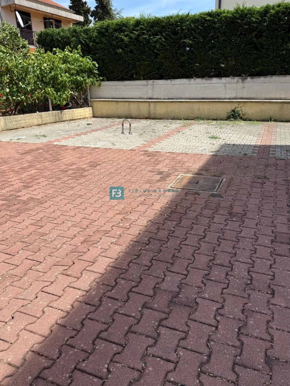 SRIMA, vrhunska lokacija, 330 m od plaže, opremljeno stanovanje, vrt 84 m2