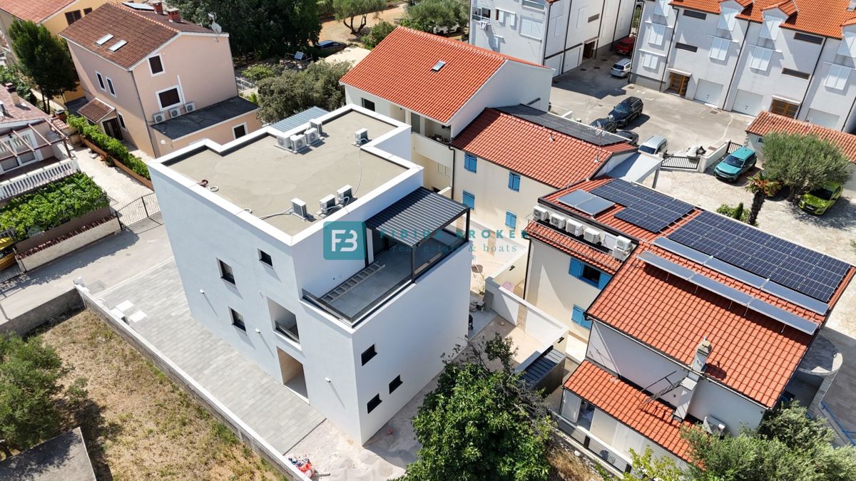 SRIMA, nova, dvojček, 300 m do plaže, pogled na morje, S1