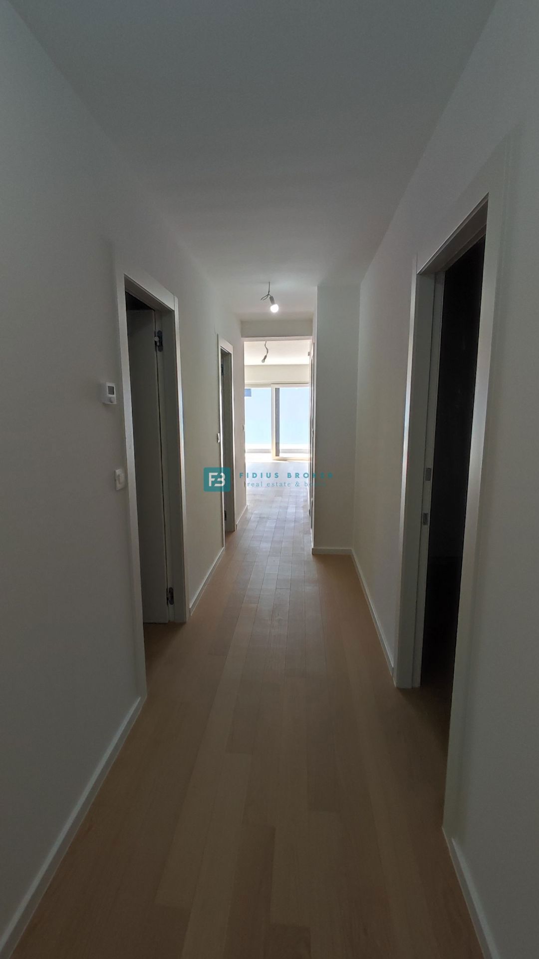 VODICE, novo, 2. nadstropje + strešna terasa, dvigalo, 250 m do obale, panoramski pogled na morje