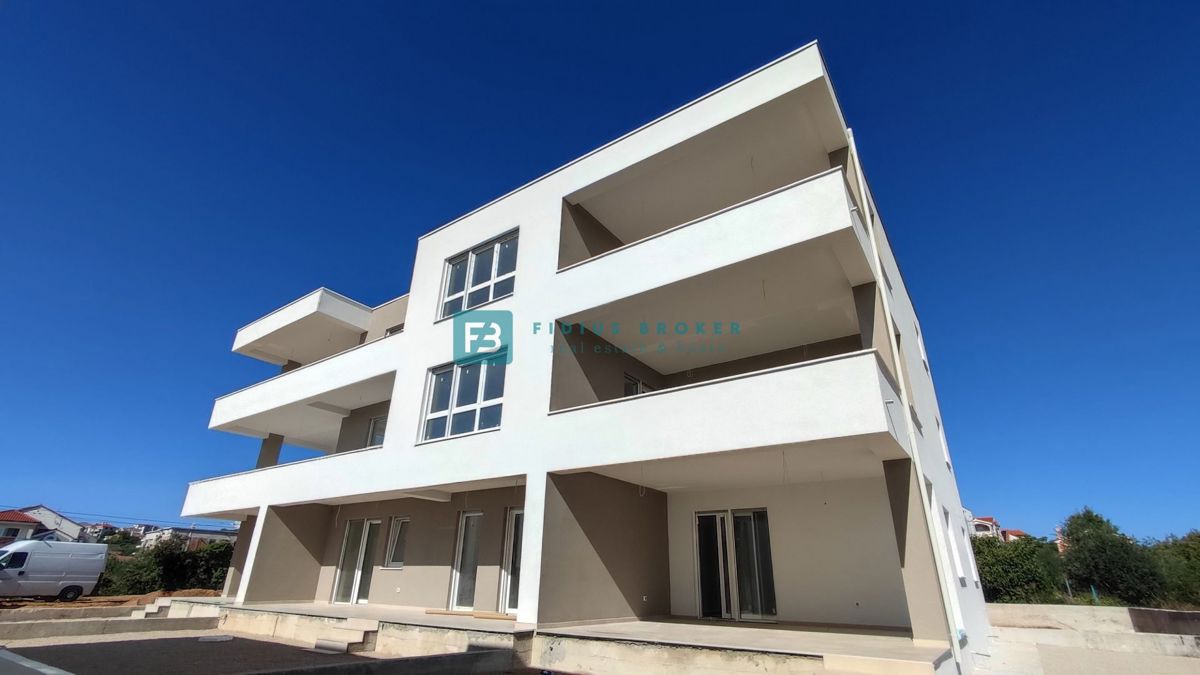 VODICE, novogradnja, 2. nad., pogled na morje, shramba, S6