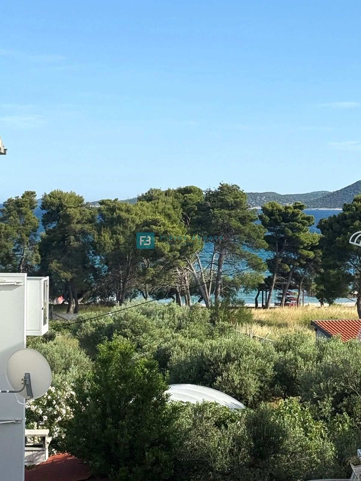 VODICE, novo, vrhunska lokacija, 50 m do plaže, pogled na morje, dvigalo