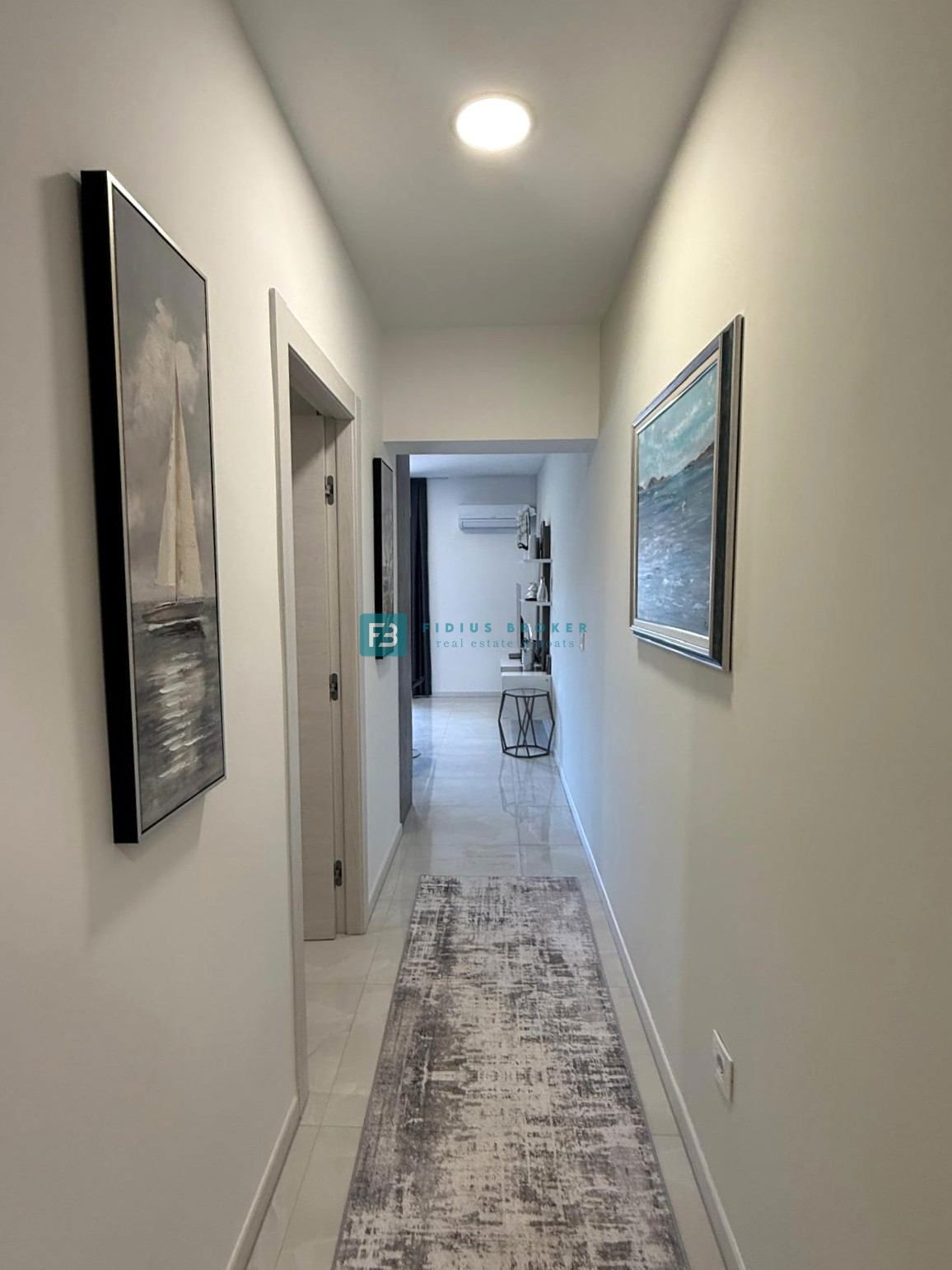 VODICE, moderno opremljeno stanovanje, vrhunska lokacija, 300 m do plaže, 2 parkirni mesti