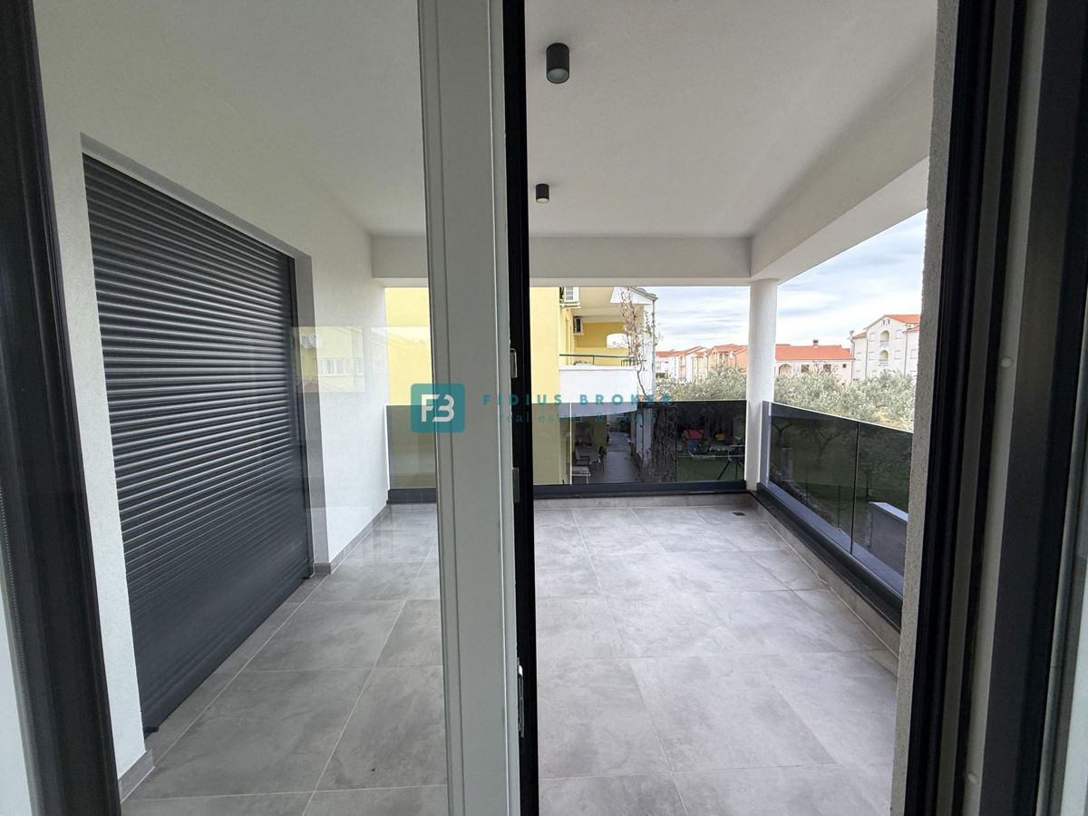 VODICE, novogradnja, takoj vseljivo, 2. nadstropje, terasa, mirna lokacija